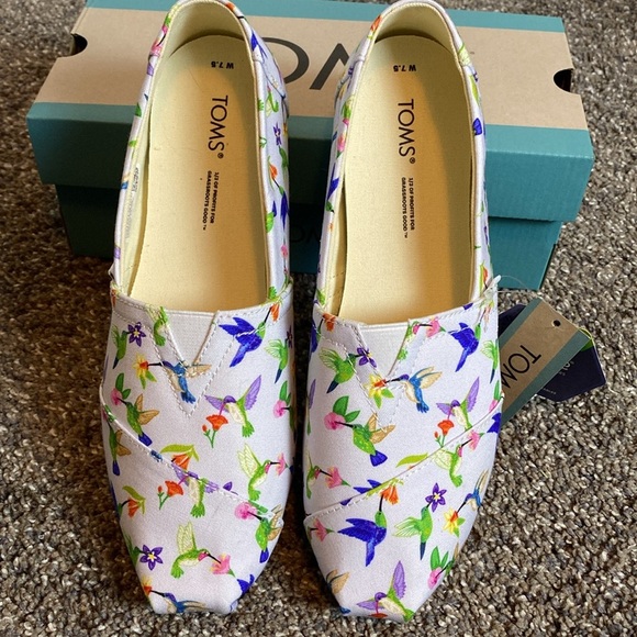 TOMS Hummingbirds Print Slip On Shoes Sz 7.5 NIB Alpargata Cloud Grey - Picture 3 of 5